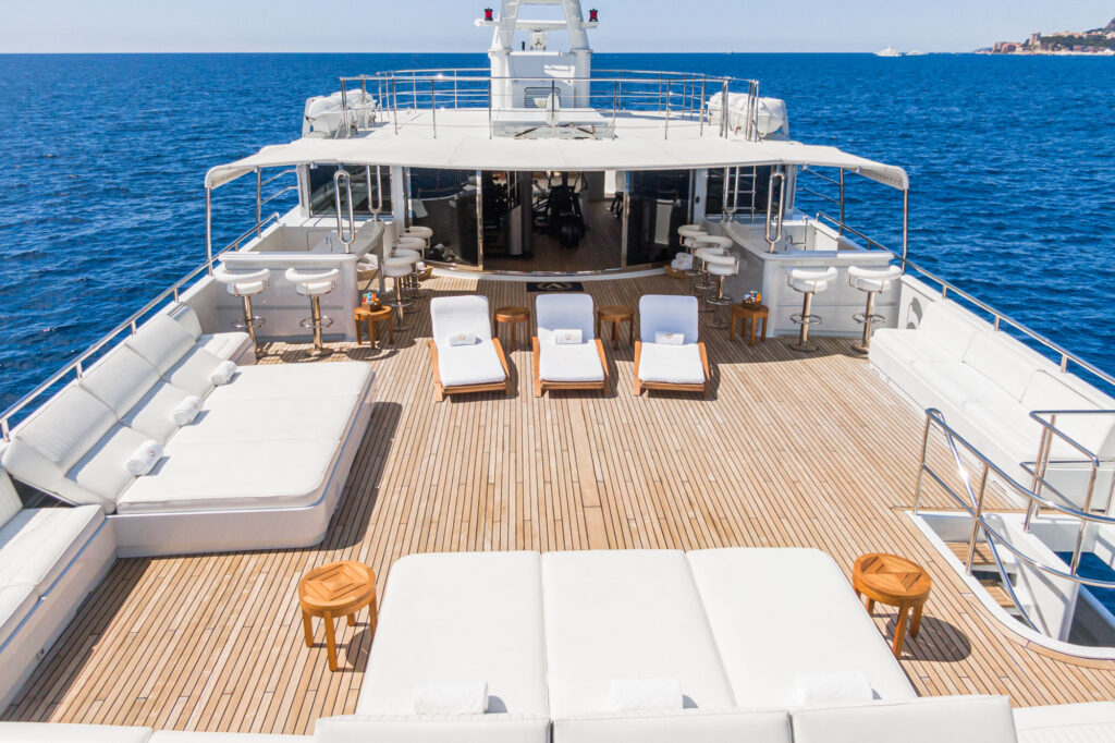 Apogee Yacht for Charter