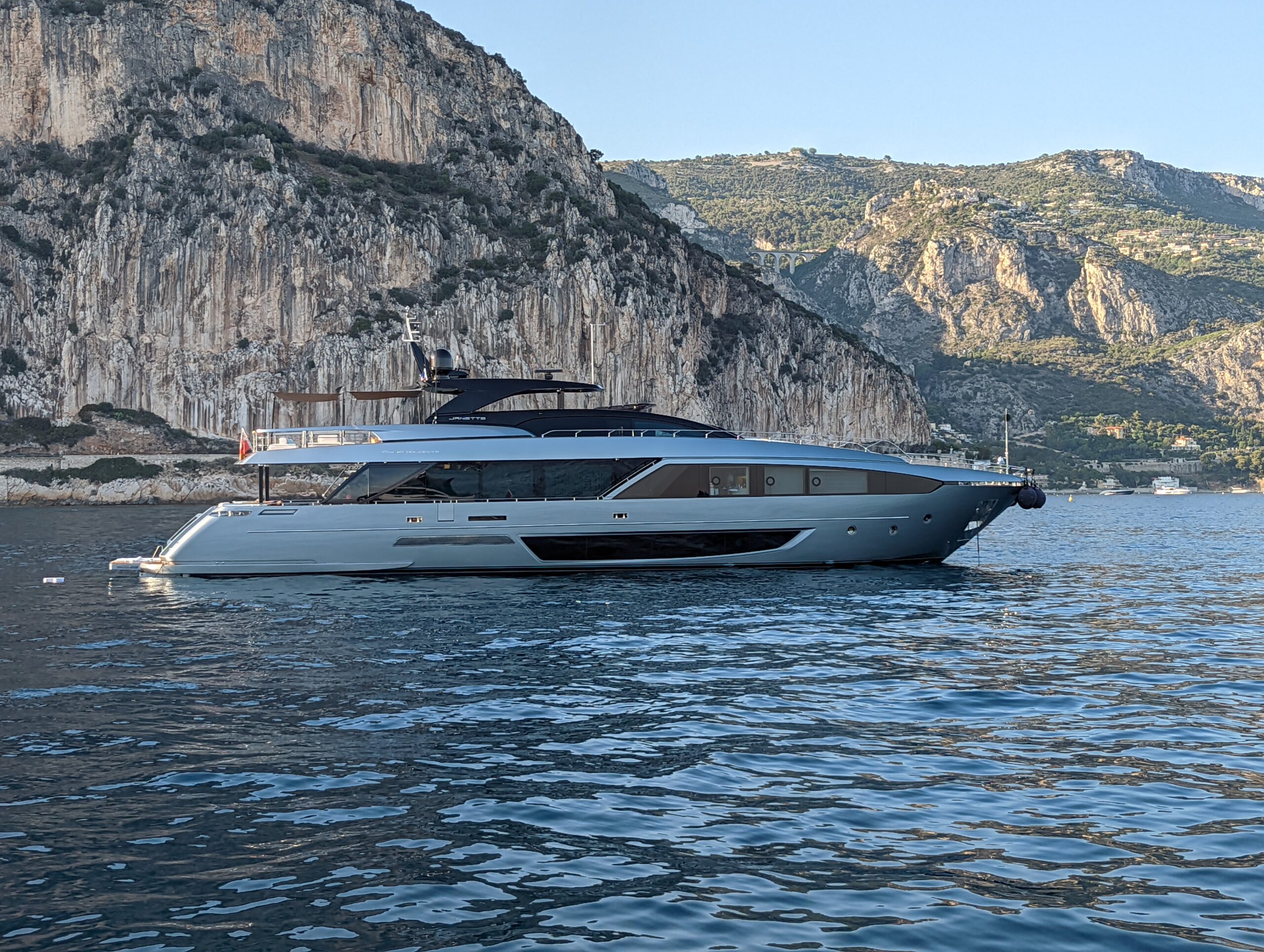 Riva 110' Dolcevita Yachts for Sale - Pre-owned Riva 110' Dolcevita ...