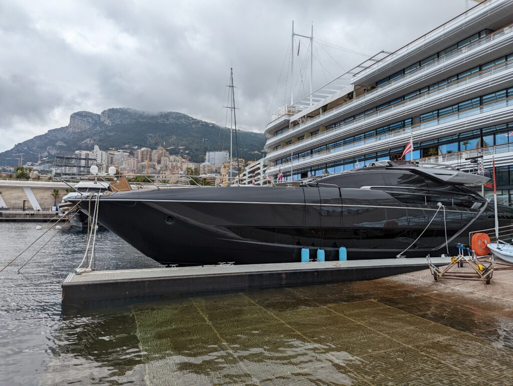 Riva 88' Folgore Yacht For Sale