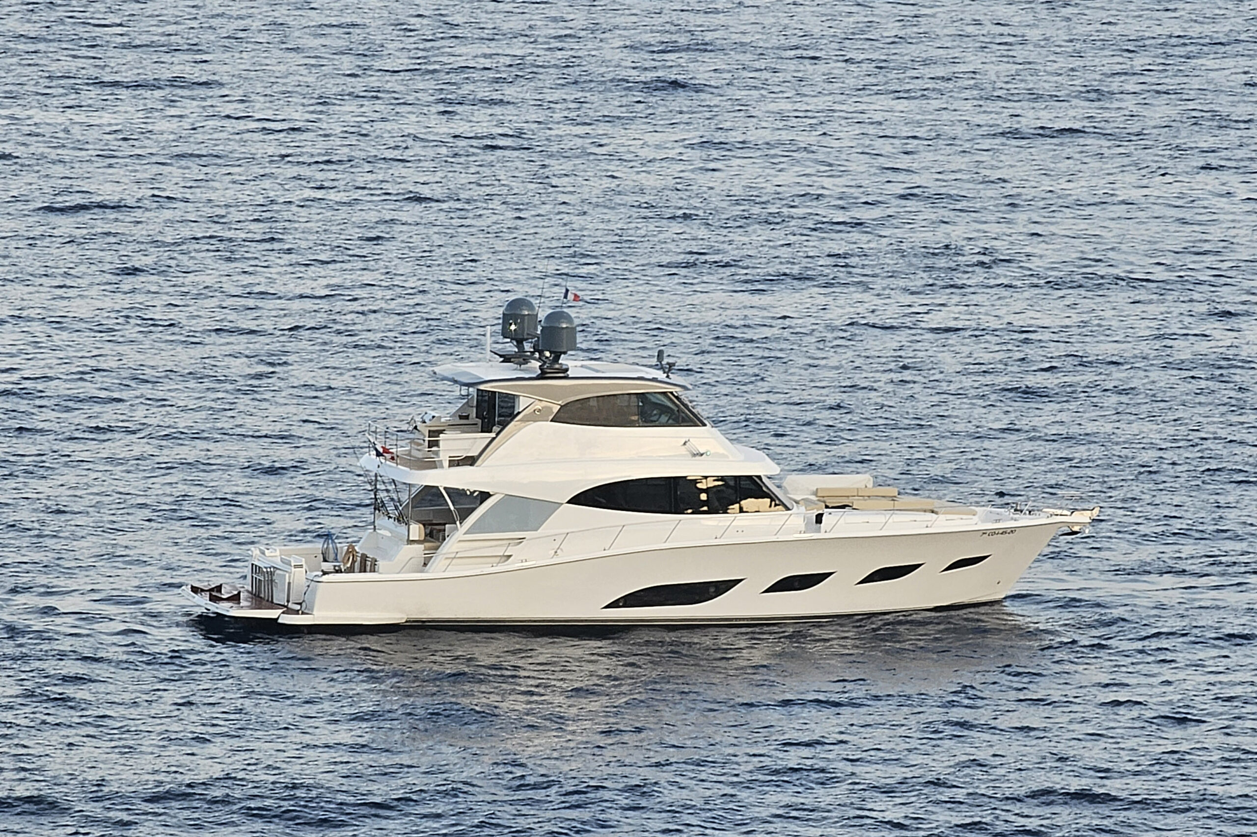 Riviera 72 Sport Yacht